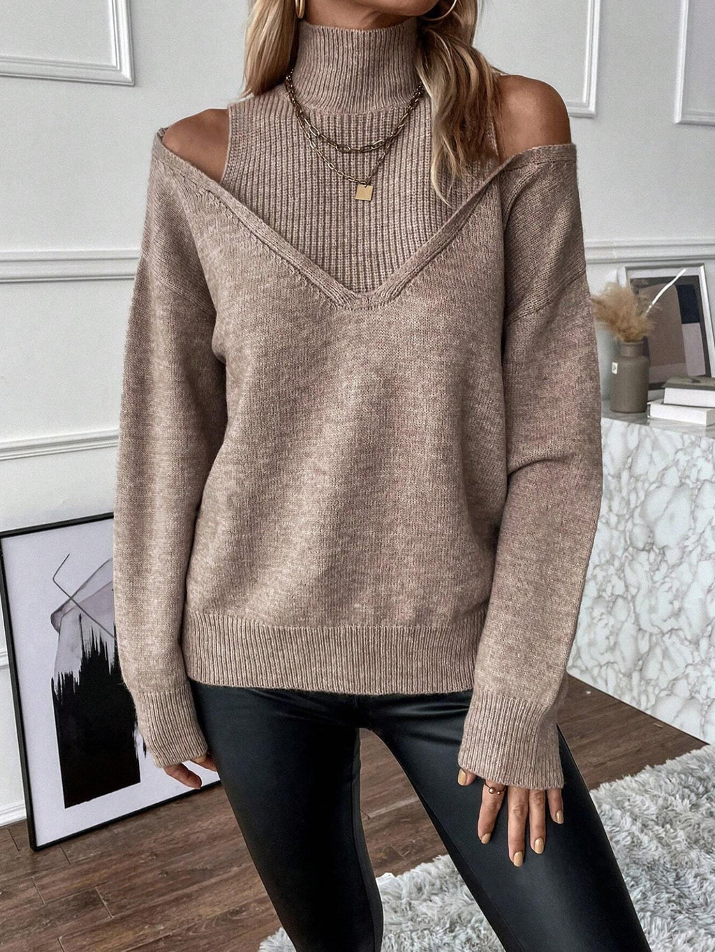 Sweater de cuello alto con hombros descubiertos y corte Oversized