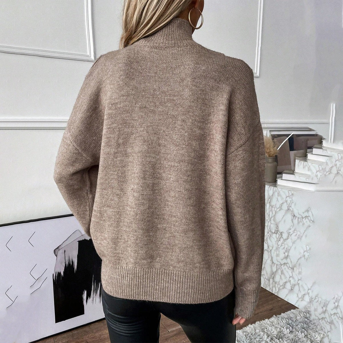 Sweater de cuello alto con hombros descubiertos y corte Oversized